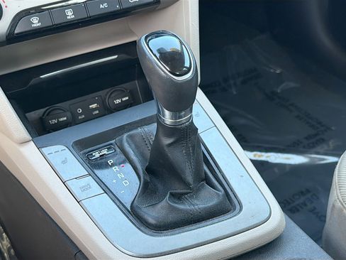 Used 2017 Hyundai Elantra SE w/ SE A/T Tech Package 03 image 26