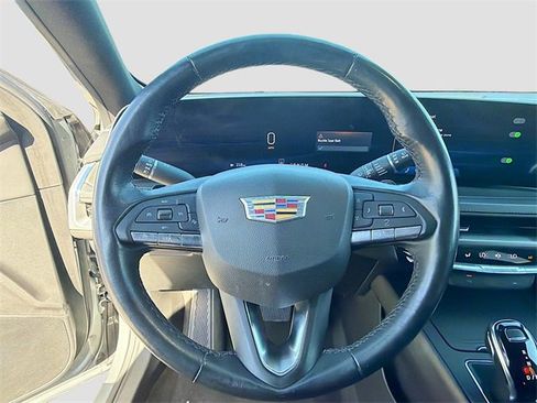 Used 2024 Cadillac XT4 Premium Luxury image 37