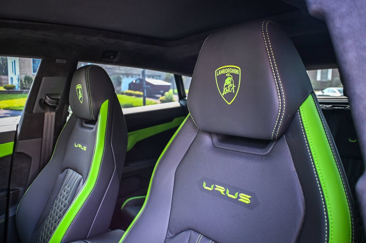 Used 2024 Lamborghini Urus S AWD/4WD image 13