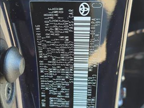 Used 2022 Toyota Corolla LE image 28