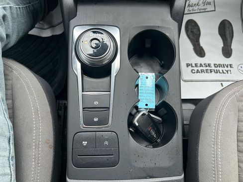 Used 2020 Ford Escape SE image 30
