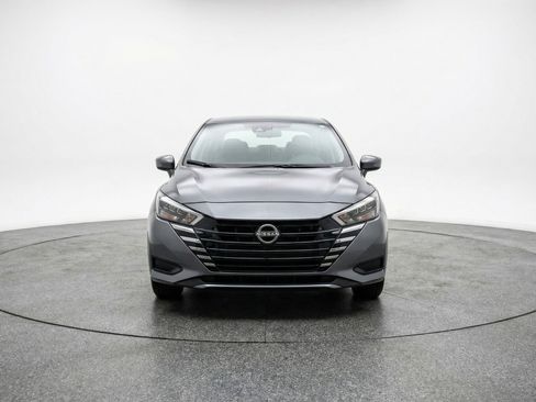 Used 2025 Nissan Versa SV image 2