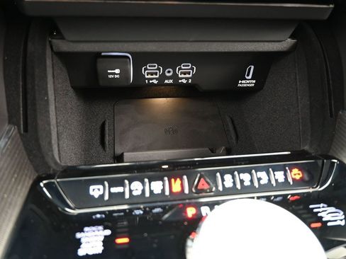 Used 2024 Jeep Grand Wagoneer Series II w/ Quick Order Packagew 28T image 32