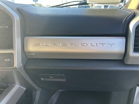 Used 2022 Ford F350 Lariat w/ Chrome Package image 16