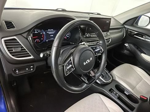 Used 2022 Kia Seltos SX w/ Sunroof Package AWD/4WD image 14