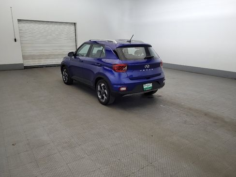 Used 2024 Hyundai Venue SEL FWD image 5