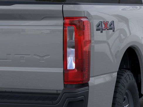 New 2026 Ford F250 XL w/ XL Off-Road Package image 48