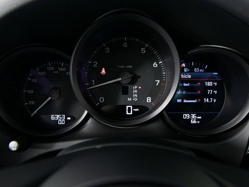 Certified 2025 Porsche Macan image 23