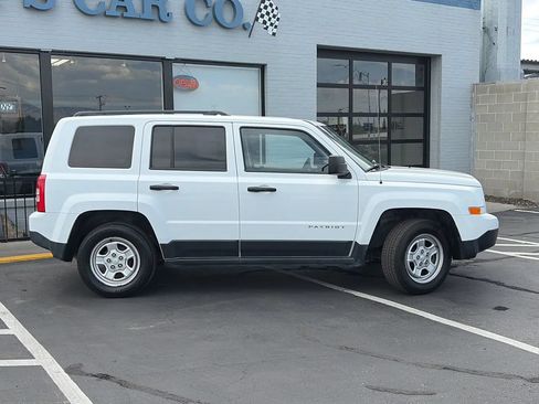 Used 2014 Jeep Patriot Sport FWD image 2