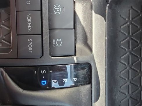 Used 2024 Toyota RAV4 XLE FWD image 25
