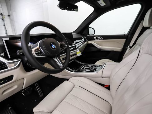 New 2026 BMW X5 xDrive40i w/ M Sport Package AWD/4WD image 10