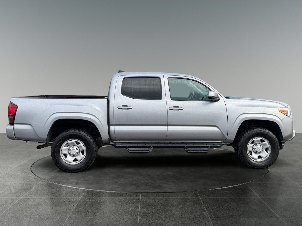 Used 2020 Toyota Tacoma SR AWD/4WD image 10
