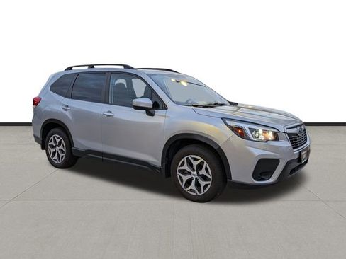 Used 2020 Subaru Forester Premium image 3