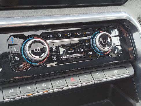 Certified 2023 GMC Sierra 1500 Denali image 22