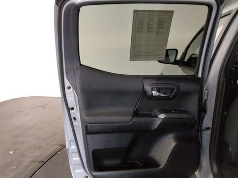 Used 2021 Toyota Tacoma TRD Off-Road image 32