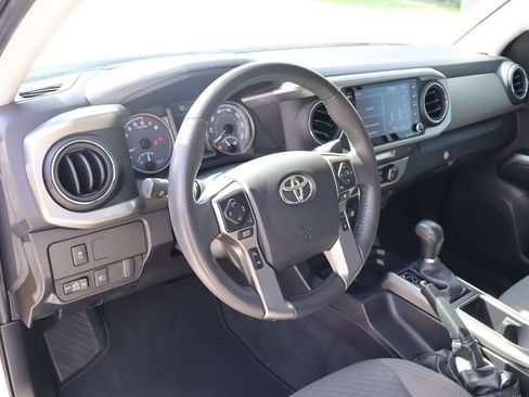 Used 2022 Toyota Tacoma SR5 w/ Technology Package RWD image 15