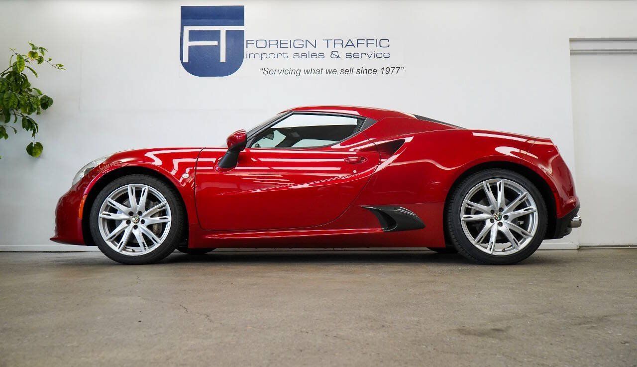 Used 2016 Alfa Romeo 4C Coupe w/ Convenience Group - Coupe RWD image 18