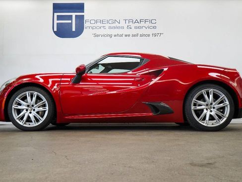 Used 2016 Alfa Romeo 4C Coupe w/ Convenience Group - Coupe RWD image 18
