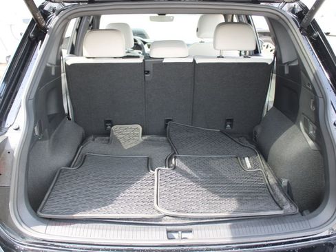 Certified 2024 Volkswagen Tiguan SE R-Line w/ MDO Package, Two-Row image 28