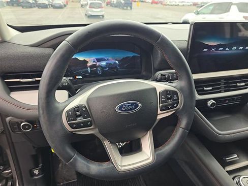 Used 2025 Ford Explorer Active w/ Active Comfort Package AWD/4WD image 6