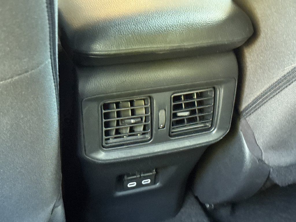 Used 2024 Toyota RAV4 XLE FWD image 16