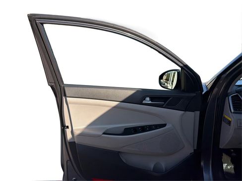 Used 2018 Hyundai Tucson SEL image 20