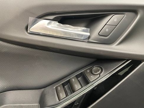 New 2026 Chevrolet Equinox LT AWD/4WD image 9