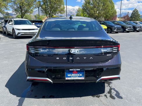 New 2026 Hyundai Sonata Limited FWD image 9