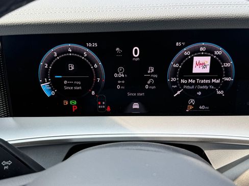 New 2026 Volkswagen Tiguan SE R-Line image 17