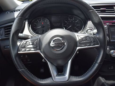 Used 2020 Nissan Rogue SV AWD/4WD image 25