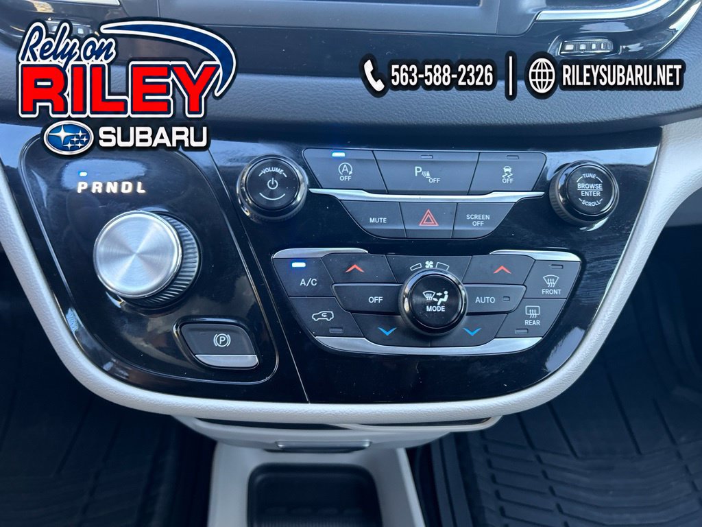 Used 2018 Chrysler Pacifica Touring Plus FWD image 24