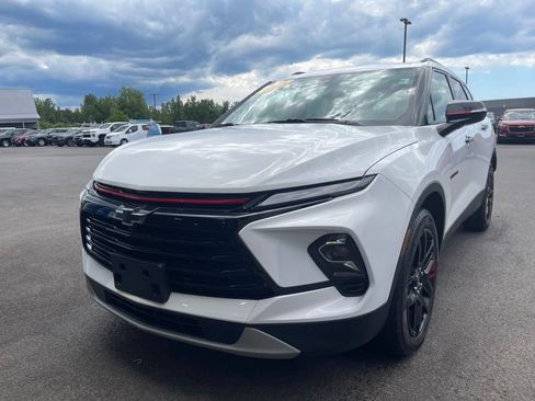 Used 2024 Chevrolet Blazer LT w/ Sound & Technology Package AWD/4WD image 3