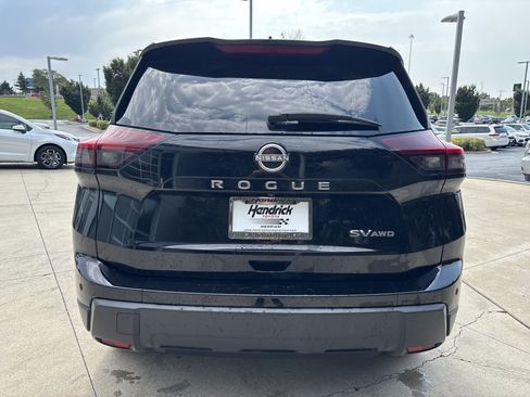 Used 2024 Nissan Rogue SV AWD/4WD image 8