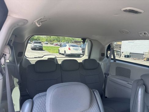 Used 2010 Dodge Grand Caravan Hero FWD image 21