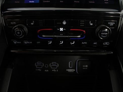 Used 2023 Jeep Grand Cherokee 4WD 4xe image 6