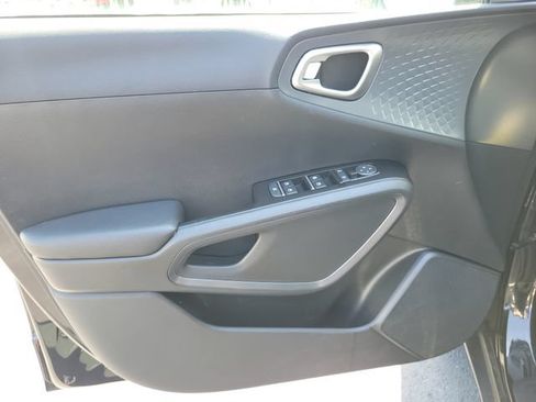 Used 2021 Kia Soul S FWD image 15