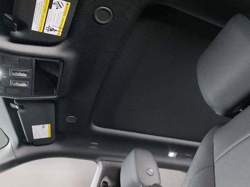 Used 2025 Land Rover Range Rover Evoque S image 21