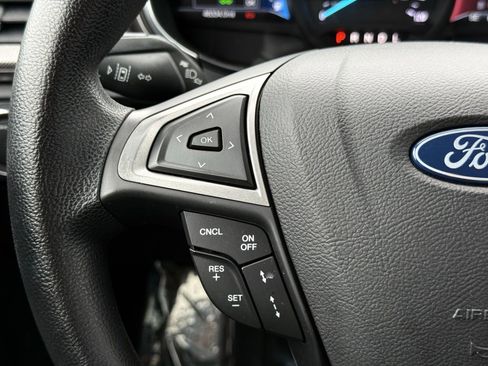 Used 2020 Ford Fusion SE FWD image 25