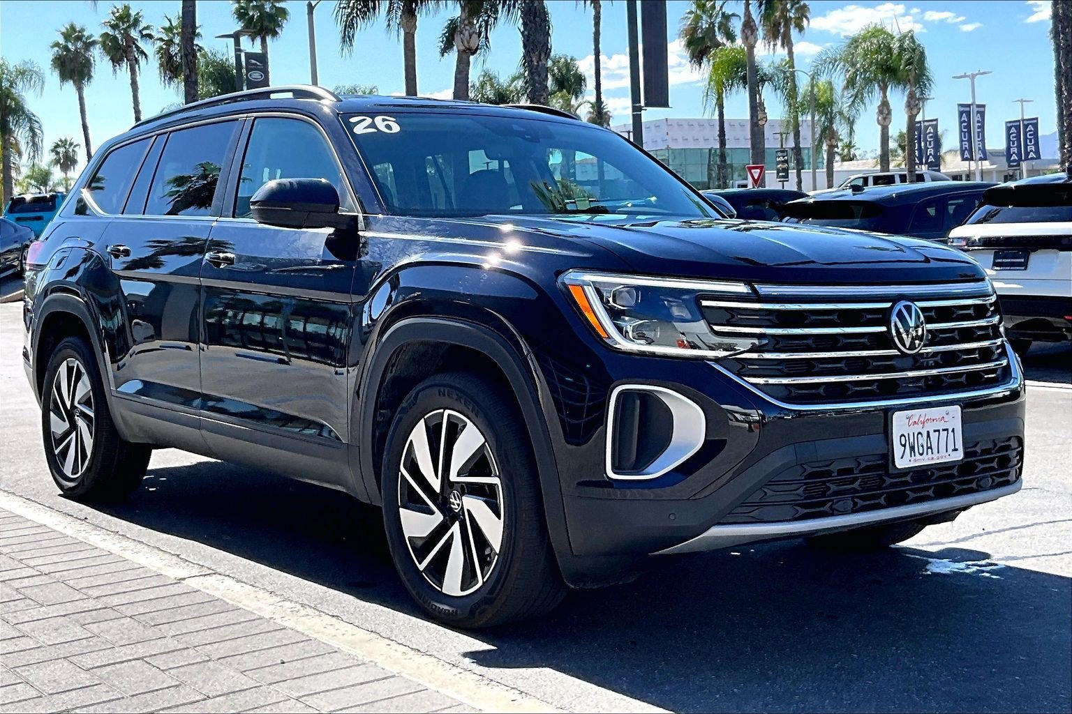Used 2026 Volkswagen Atlas SE FWD image 2