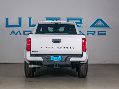 Used 2024 Toyota Tacoma TRD Sport image 11