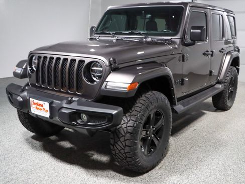 Used 2022 Jeep Wrangler Unlimited Sahara image 31