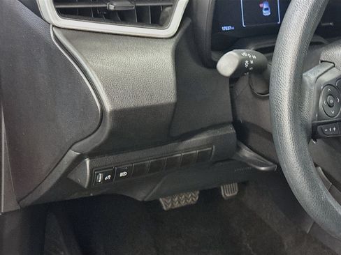 Used 2026 Toyota Corolla LE FWD image 17