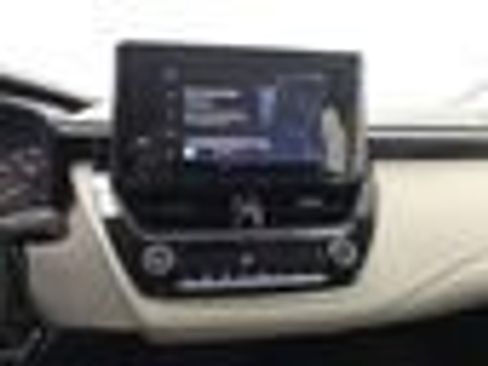 Used 2025 Toyota Corolla LE FWD image 11