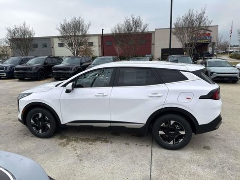 New 2026 Kia Sportage LX FWD image 7