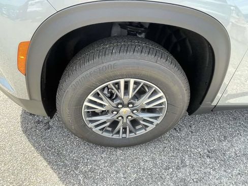 New 2026 Chevrolet Traverse LT FWD image 9