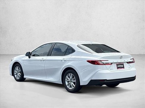 Used 2025 Toyota Camry LE w/ Convenience Package FWD image 5
