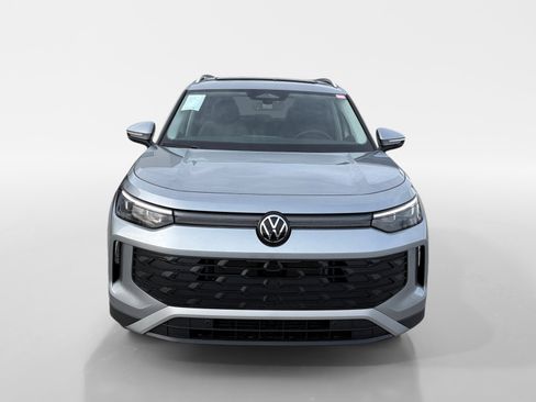 New 2025 Volkswagen Tiguan SE image 15