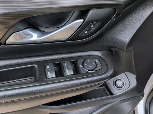 Used 2022 GMC Terrain SLE w/ Driver Convenience Package image 11