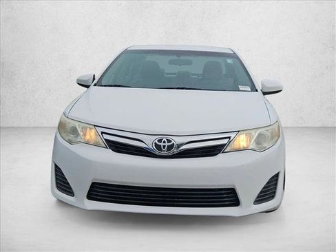 Used 2014 Toyota Camry LE image 2