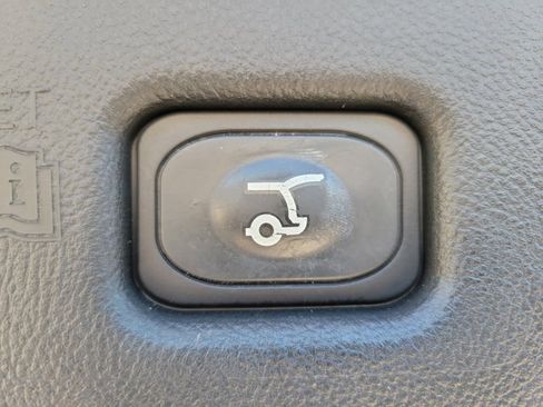 Certified 2022 Lincoln Nautilus Reserve w/ Equipment Group 202A image 13